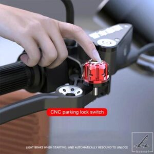 1PC汎用アルミパーキングブレーキスイッチボタンロックCNCオートバイパーキングブレーキレバーロックアクセサリーパーツモトパーツ