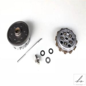 オートバイクラッチアセンブリクラッチプレッシャープレートスズキ125CC GN125 GS125 HJ125K GZ125 GN GS 125エンジンスペアパーツ用 部品 カスタムパーツ