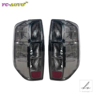 日産ナバラ D40 2005-2015 リアブレーキライトハザード灯テールライトカーアクセサリー バルブ無 部品 カスタムパーツ アクセサリー